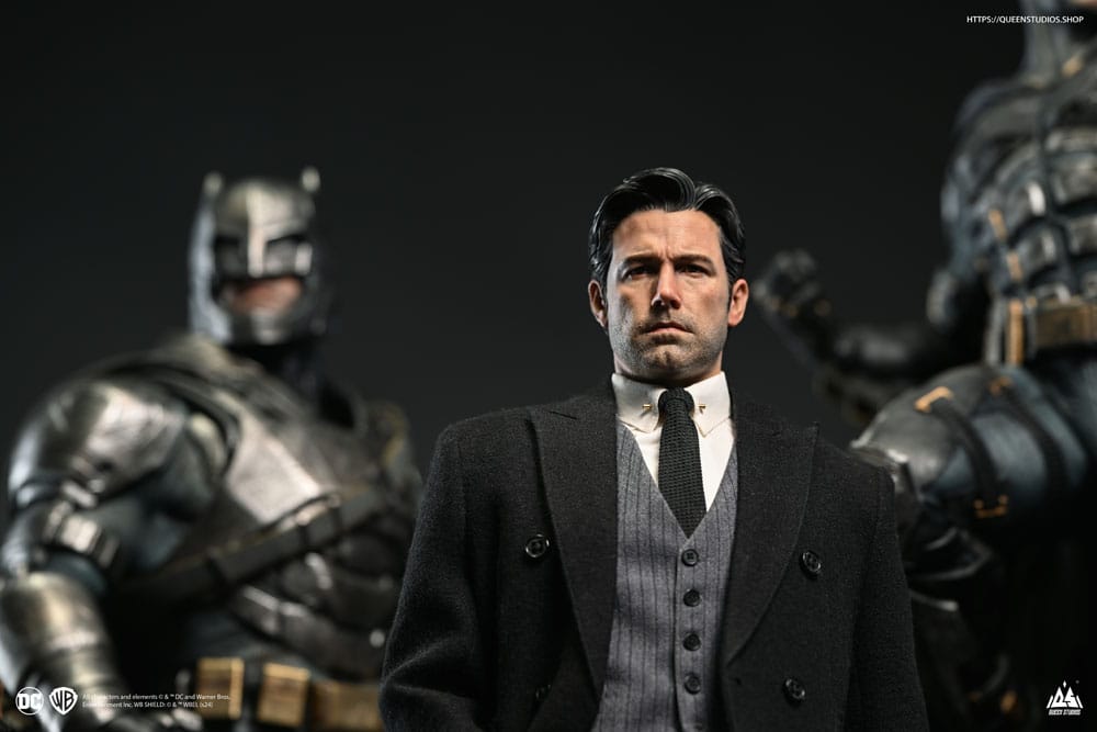 Queen Studios Justice League Bruce Wayne (Ben Affleck) 1/4 Statue
