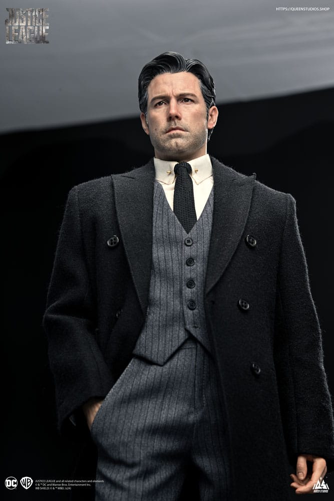 Queen Studios Justice League Bruce Wayne (Ben Affleck) 1/4 Statue