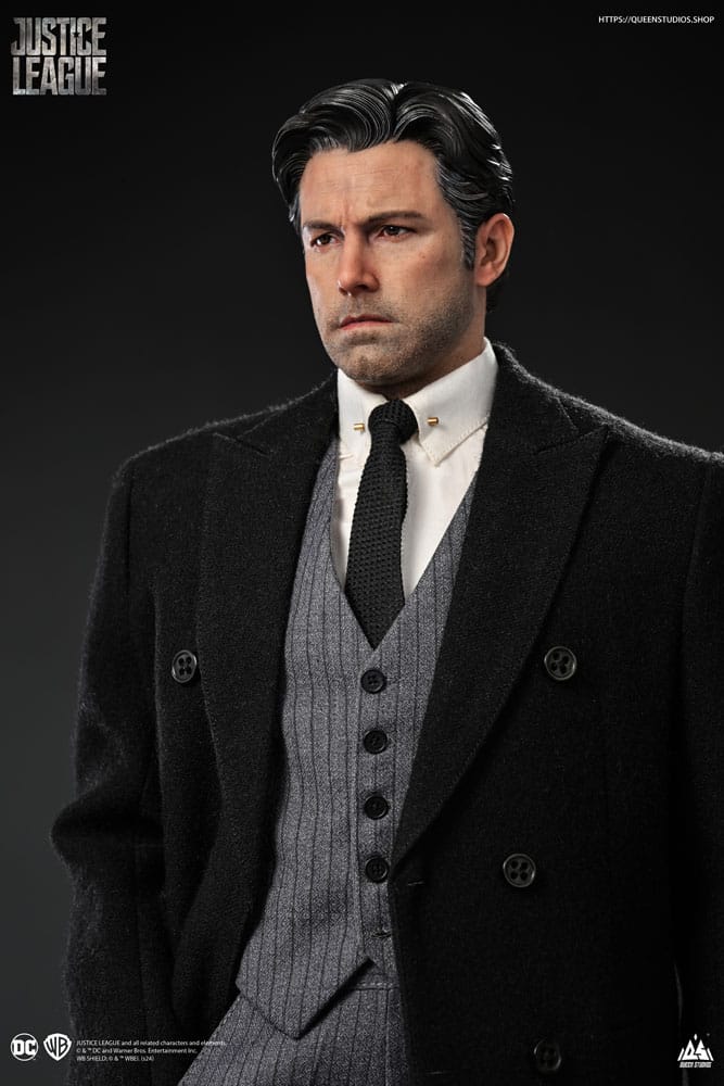 Queen Studios Justice League Bruce Wayne (Ben Affleck) 1/4 Statue