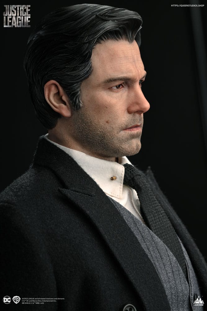 Queen Studios Justice League Bruce Wayne (Ben Affleck) 1/4 Statue