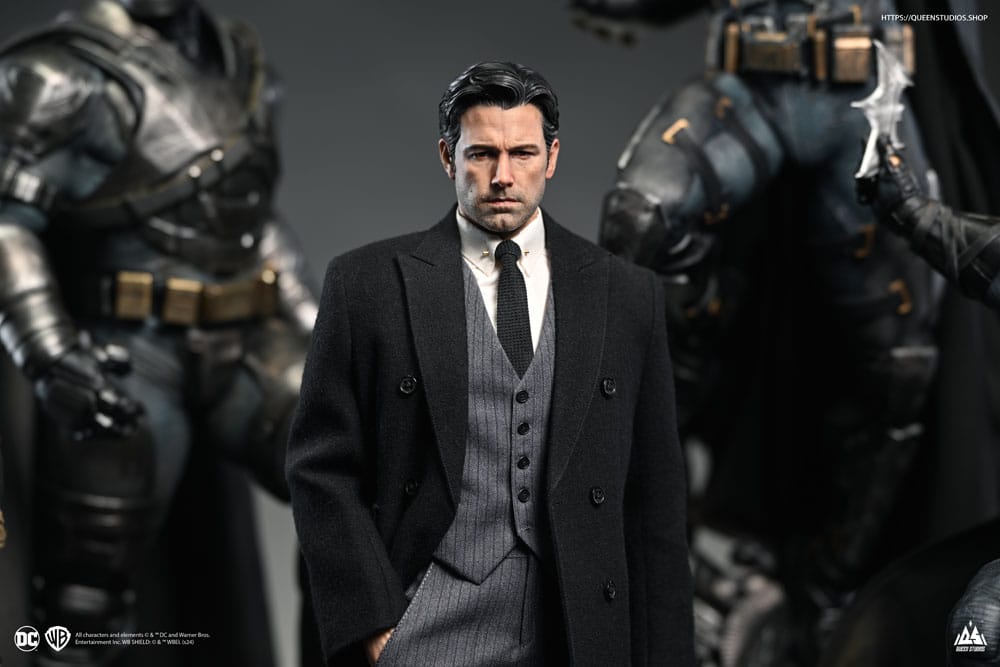 Queen Studios Justice League Bruce Wayne (Ben Affleck) 1/4 Statue