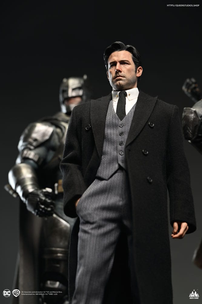 Queen Studios Justice League Bruce Wayne (Ben Affleck) 1/4 Statue