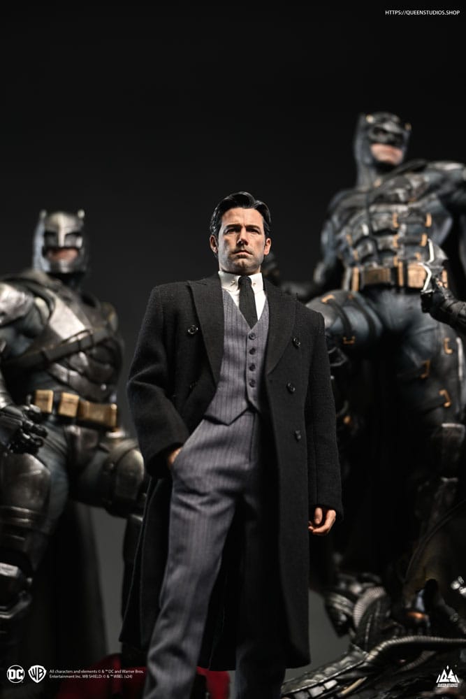 Queen Studios Justice League Bruce Wayne (Ben Affleck) 1/4 Statue