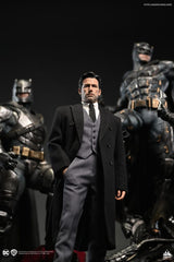 Queen Studios Justice League Bruce Wayne (Ben Affleck) 1/4 Statue
