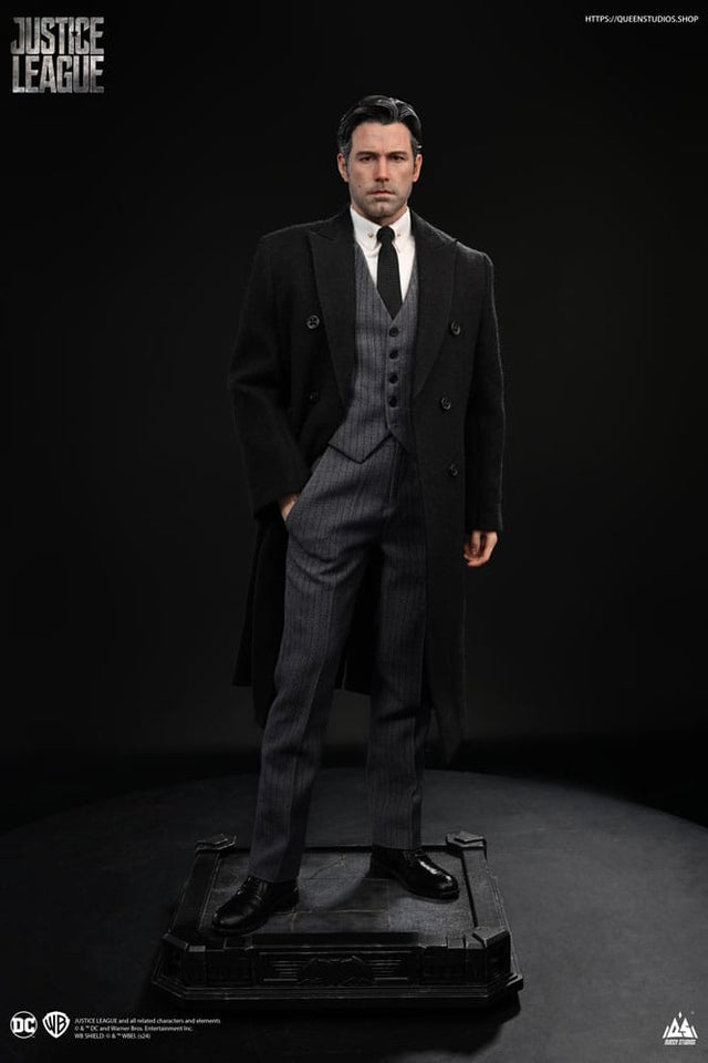 Queen Studios Justice League Bruce Wayne (Ben Affleck) 1/4 Statue