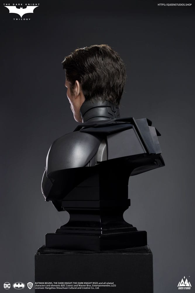 Queen Studios The Dark Knight Batman Deluxe Edition Life-Size Statue