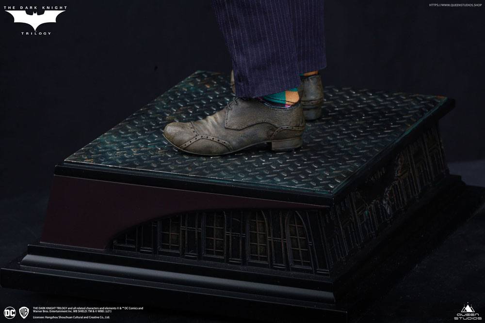 Queen Studios The Dark Knight Heath Ledger Joker Artists Edition 1/4 Statue - Beschädigte Verpackung