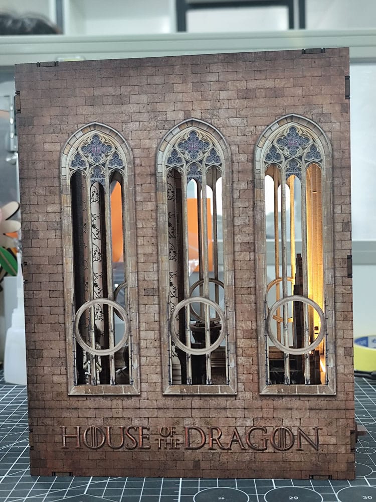 Revell House of the Dragon Iron Throne Tiny Adventures Book Nook Mini-Diorama