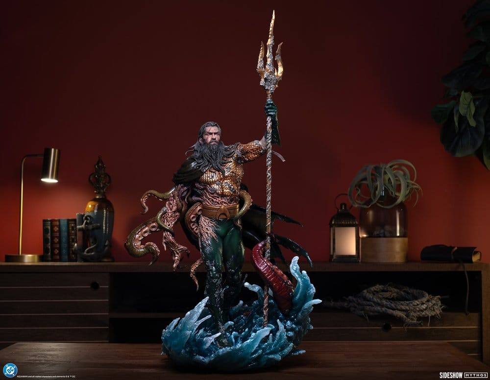 Sideshow Collectibles DC Comics Aquaman Lord of the Deep Premium Format Statue