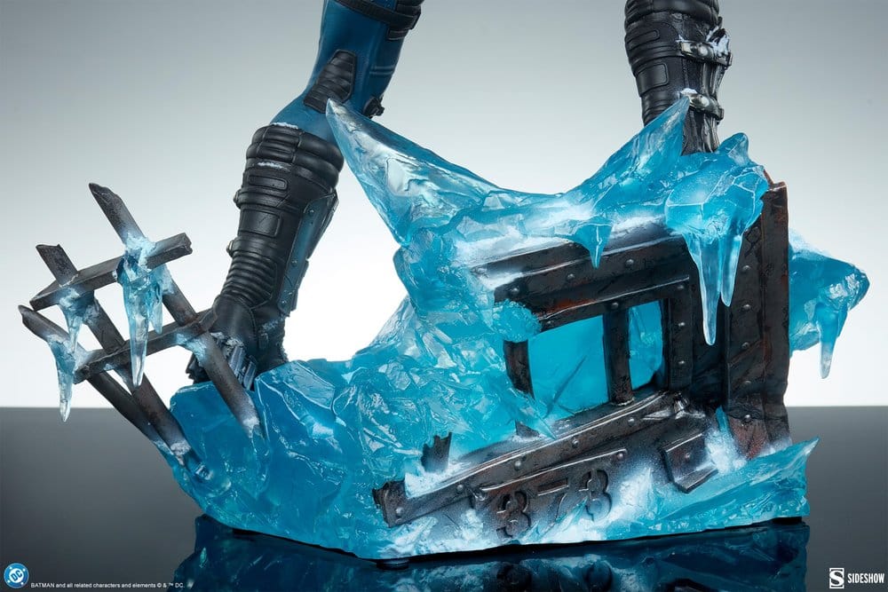 Sideshow Collectibles DC Comics Mr. Freeze Premium Format Statue
