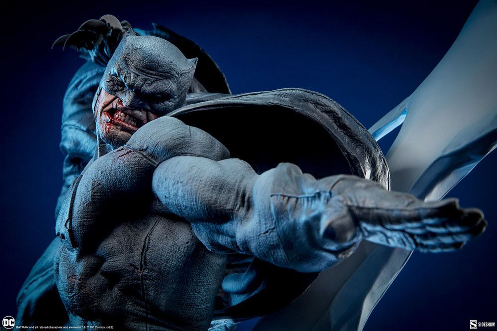 Sideshow Collectibles DC Comics Premium Format Batman The Dark Knight Returns Statue