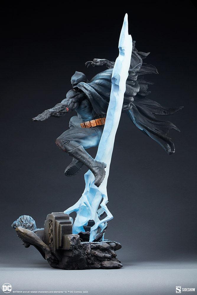 Sideshow Collectibles DC Comics Premium Format Batman The Dark Knight Returns Statue