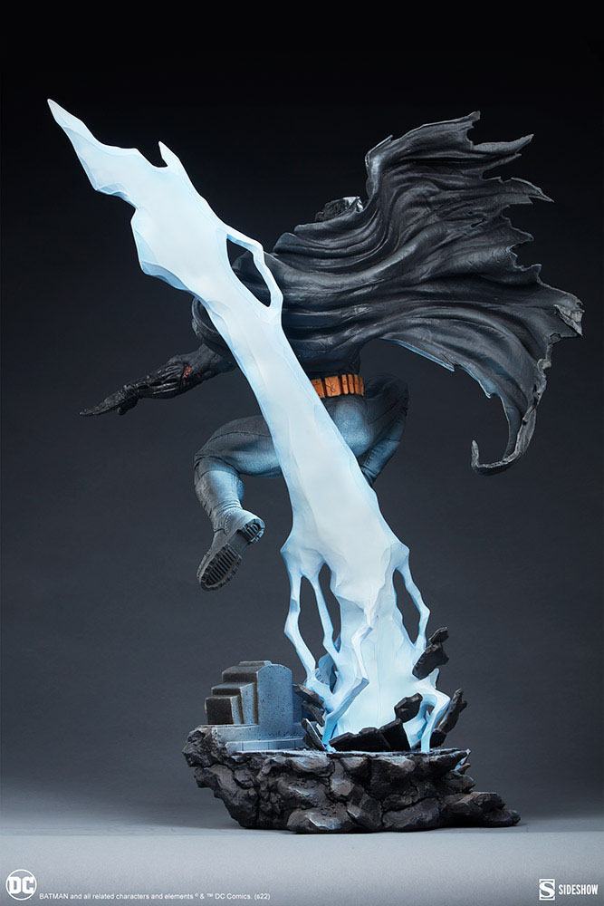Sideshow Collectibles DC Comics Premium Format Batman The Dark Knight Returns Statue
