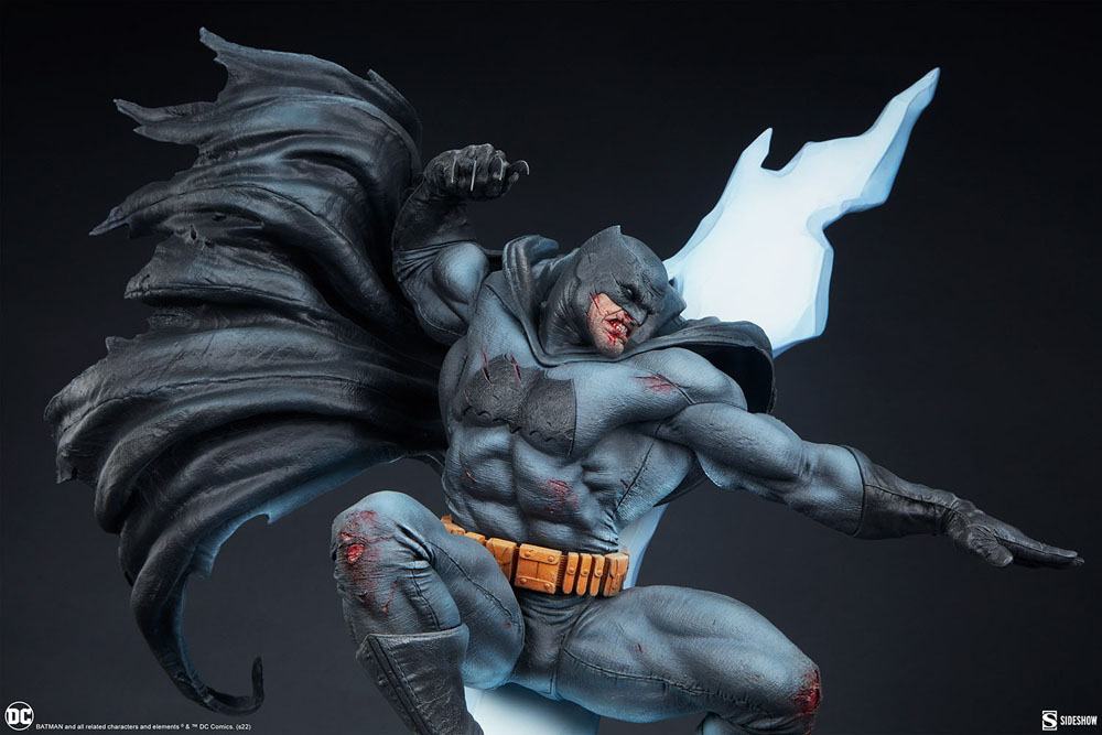 Sideshow Collectibles DC Comics Premium Format Batman The Dark Knight Returns Statue