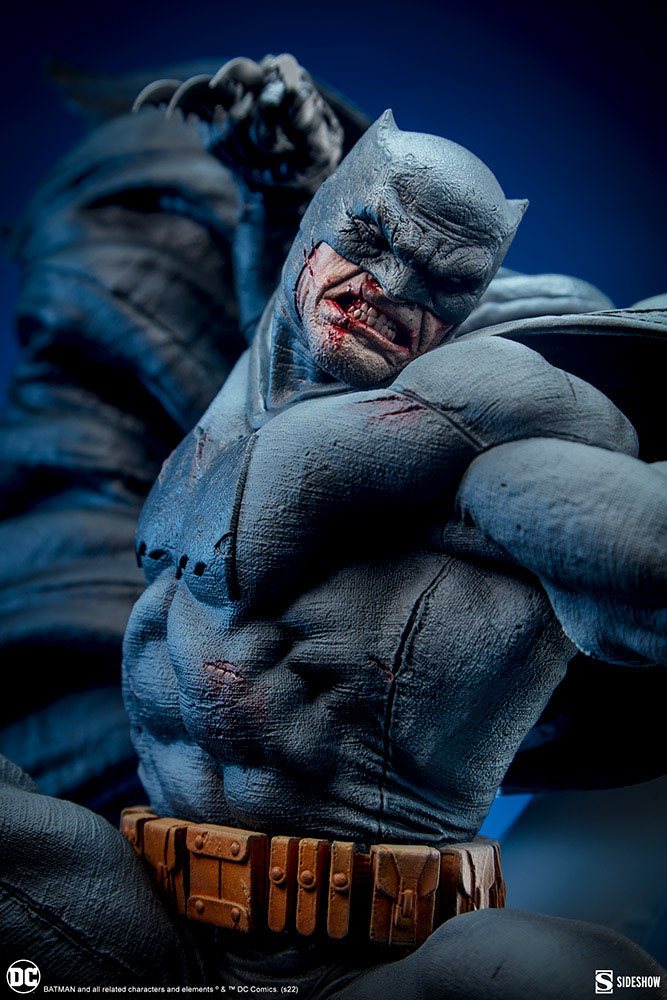 Sideshow Collectibles DC Comics Premium Format Batman The Dark Knight Returns Statue