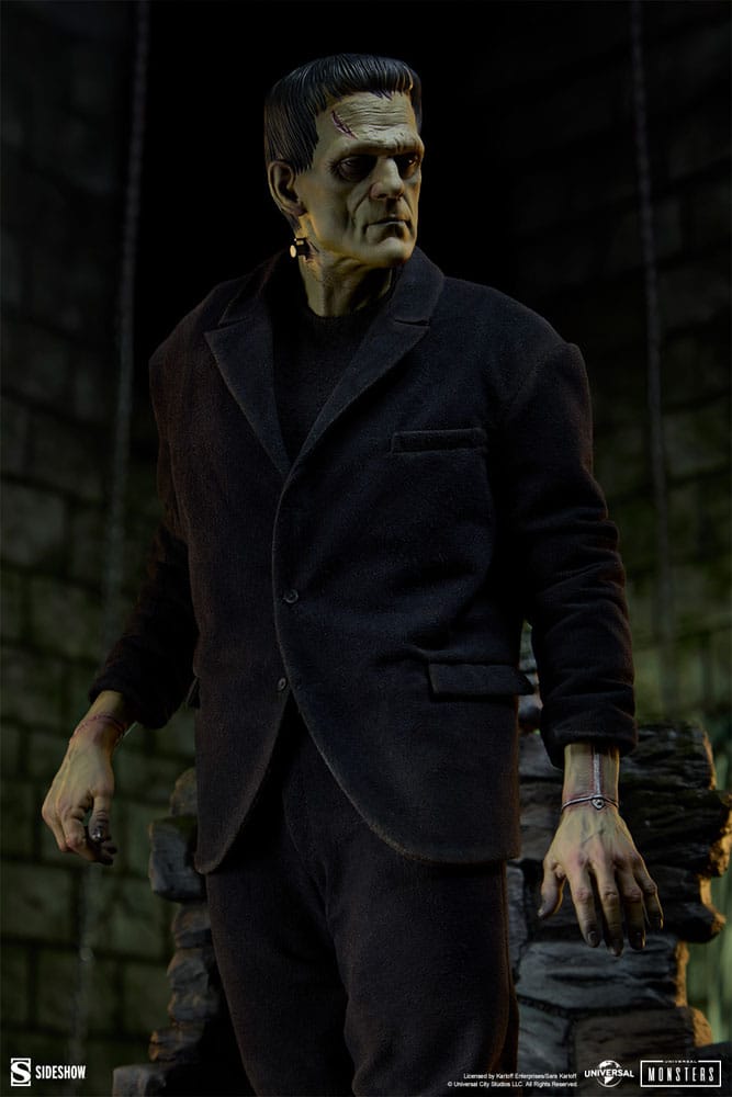Sideshow Collectibles Frankenstein (Fabric Costume) Premium Format Mixed Media Statue