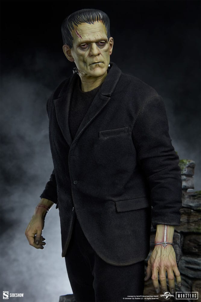 Sideshow Collectibles Frankenstein (Fabric Costume) Premium Format Mixed Media Statue