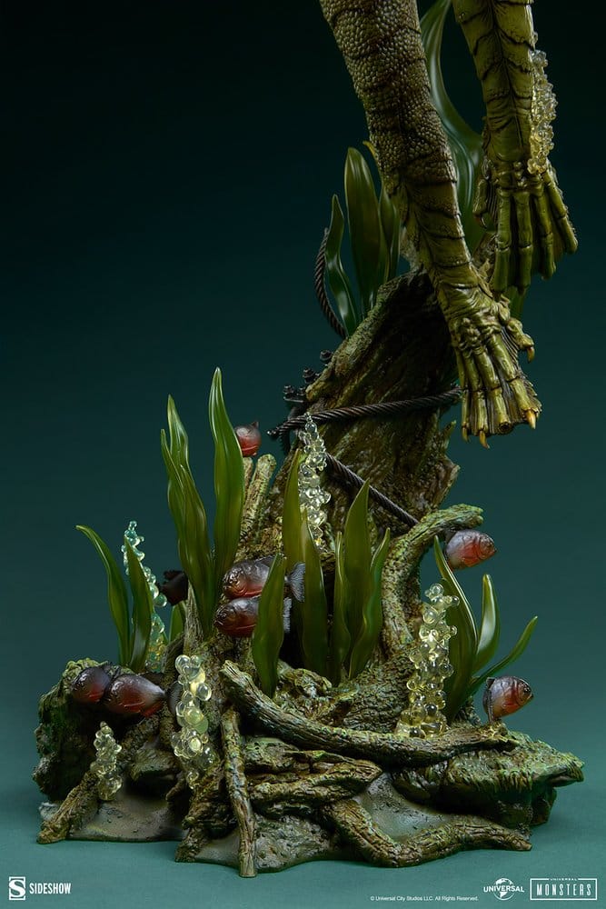 Sideshow Collectibles Universal Monsters Creature From The Black Lagoon Premium Format 1/4 Statue