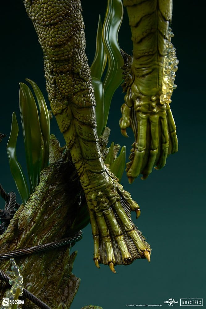 Sideshow Collectibles Universal Monsters Creature From The Black Lagoon Premium Format 1/4 Statue