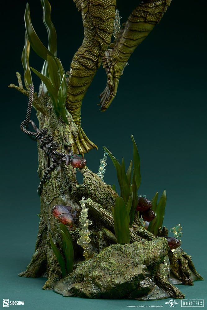 Sideshow Collectibles Universal Monsters Creature From The Black Lagoon Premium Format 1/4 Statue