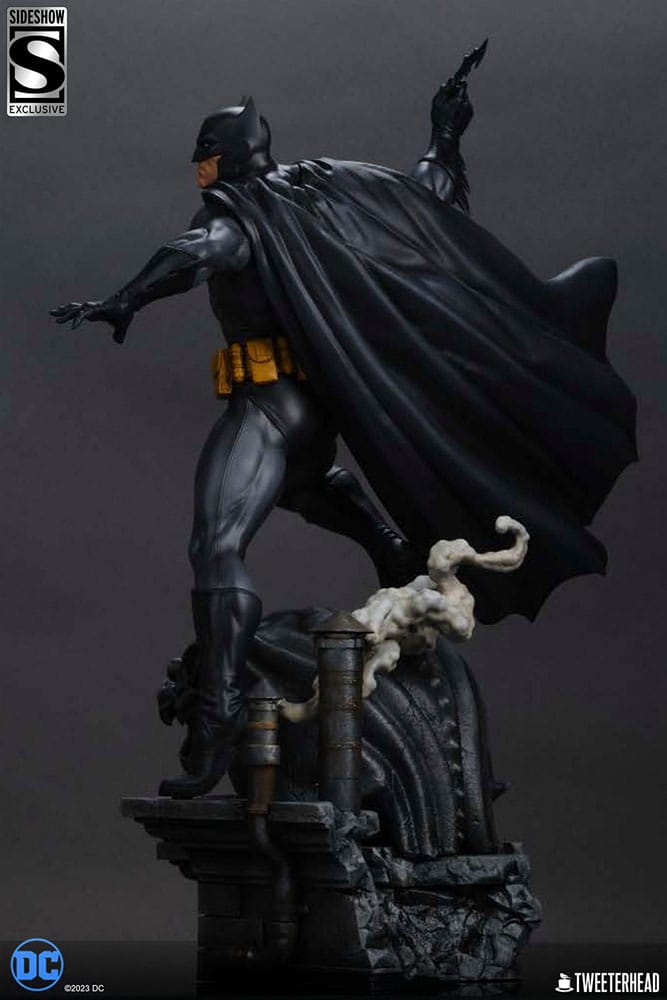 Tweeterhead DC Comics Batman (Black and Gray Edition) 1/4 Maquette