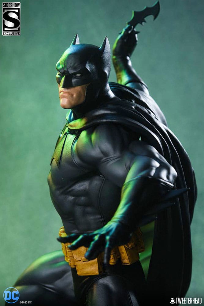 Tweeterhead DC Comics Batman (Black and Gray Edition) 1/4 Maquette