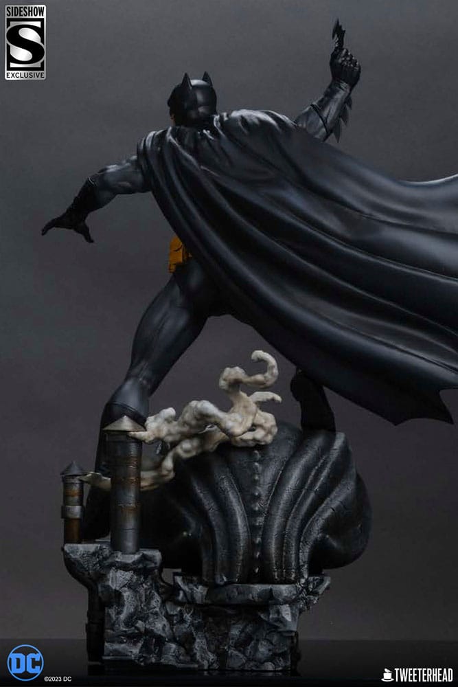 Tweeterhead DC Comics Batman (Black and Gray Edition) 1/4 Maquette