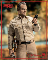 Stranger Things Actionfigur 1/6 Jim Hopper (Season 1) 32 cm