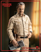 Stranger Things Actionfigur 1/6 Jim Hopper (Season 1) 32 cm