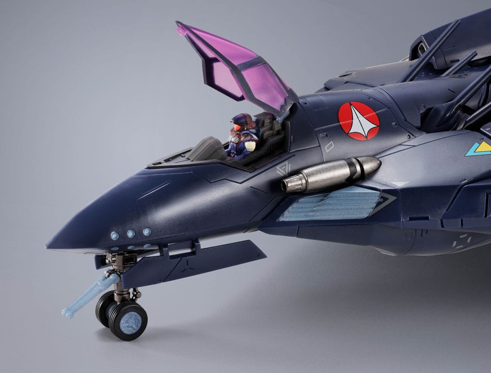 Macross 7 VF-17S Nightmare Stealthvalkyrie (Gamlin Kizaki use) DX Chogokin Actionfigur