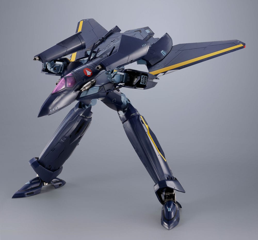 Macross 7 VF-17S Nightmare Stealthvalkyrie (Gamlin Kizaki use) DX Chogokin Actionfigur