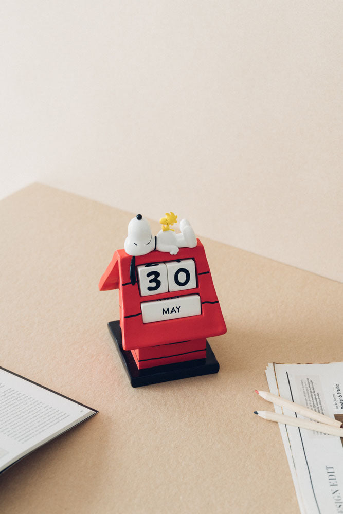 Peanuts Snoopy Hundehütte 3D Ewiger Kalender
