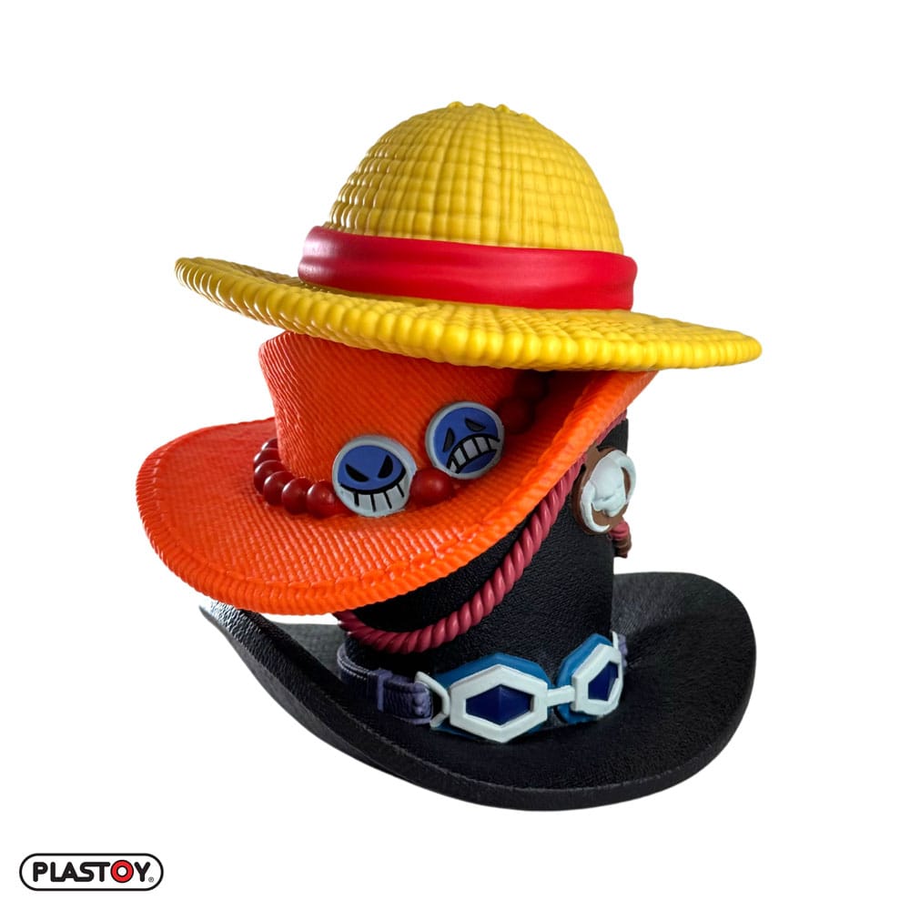 One Piece Stack Of Hats Spardose